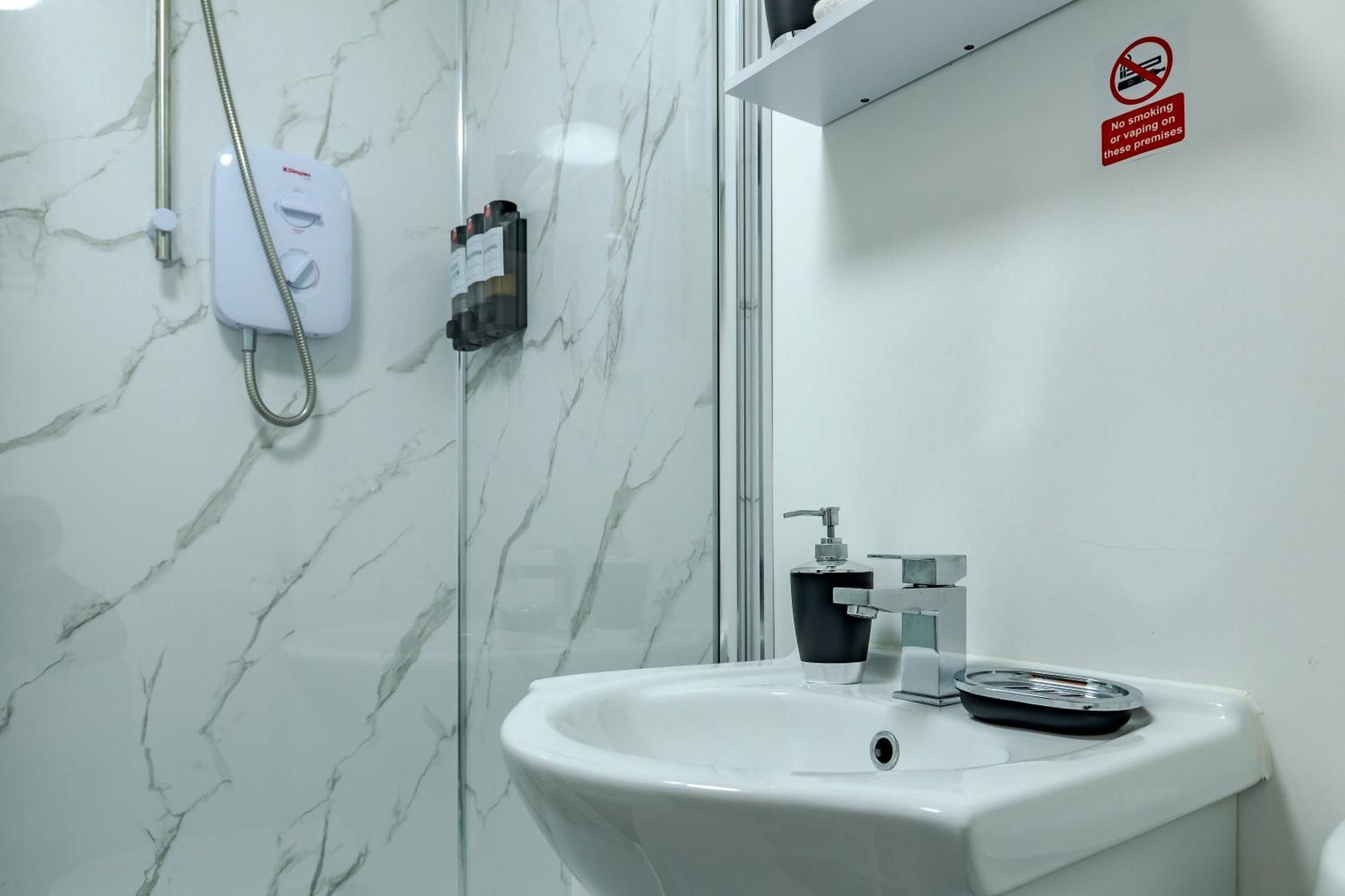 Stay Hub City Centre - Self Check-In Birmingham Quarto foto